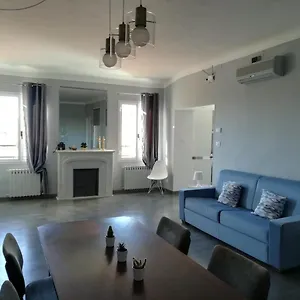 https://cavour17.hotelitalianriviera.com